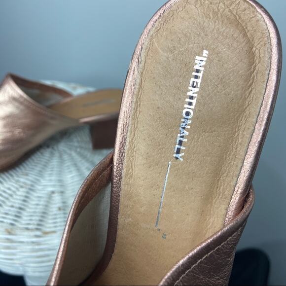 Intentionally Blank Skipper Womens Size 9.5/10 Slip On Stacked Heel Mules - Picture 2 of 9